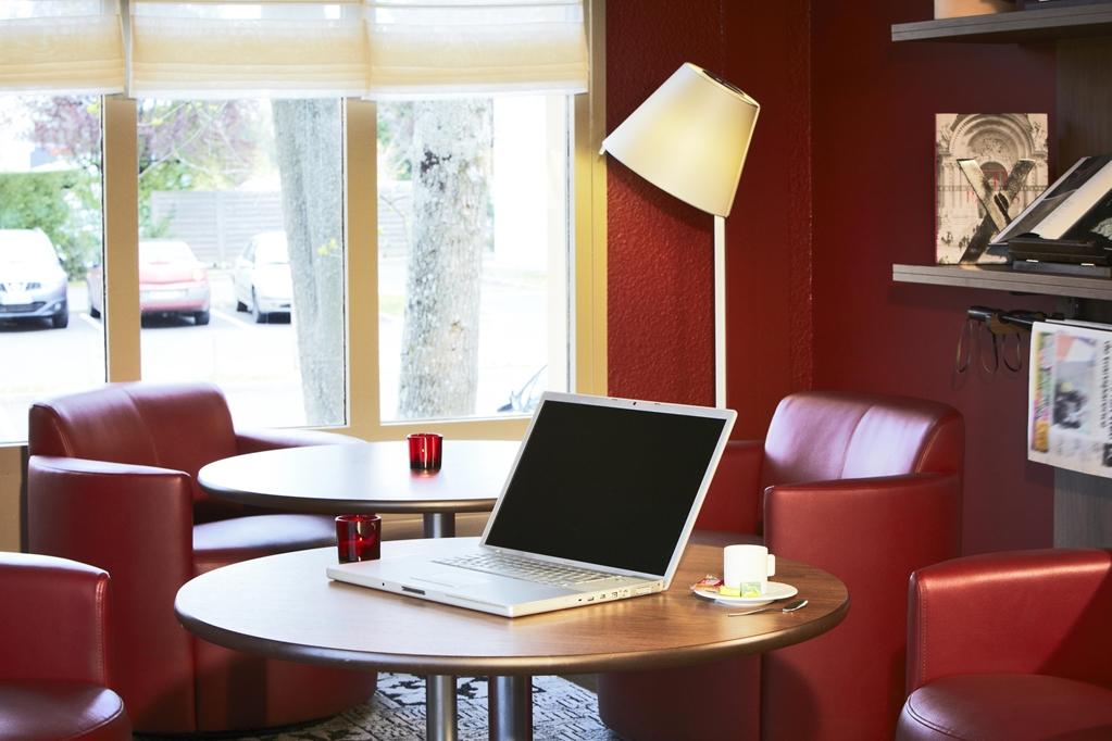 Campanile Pau Est-Bizanos Hotel Ngoại thất bức ảnh