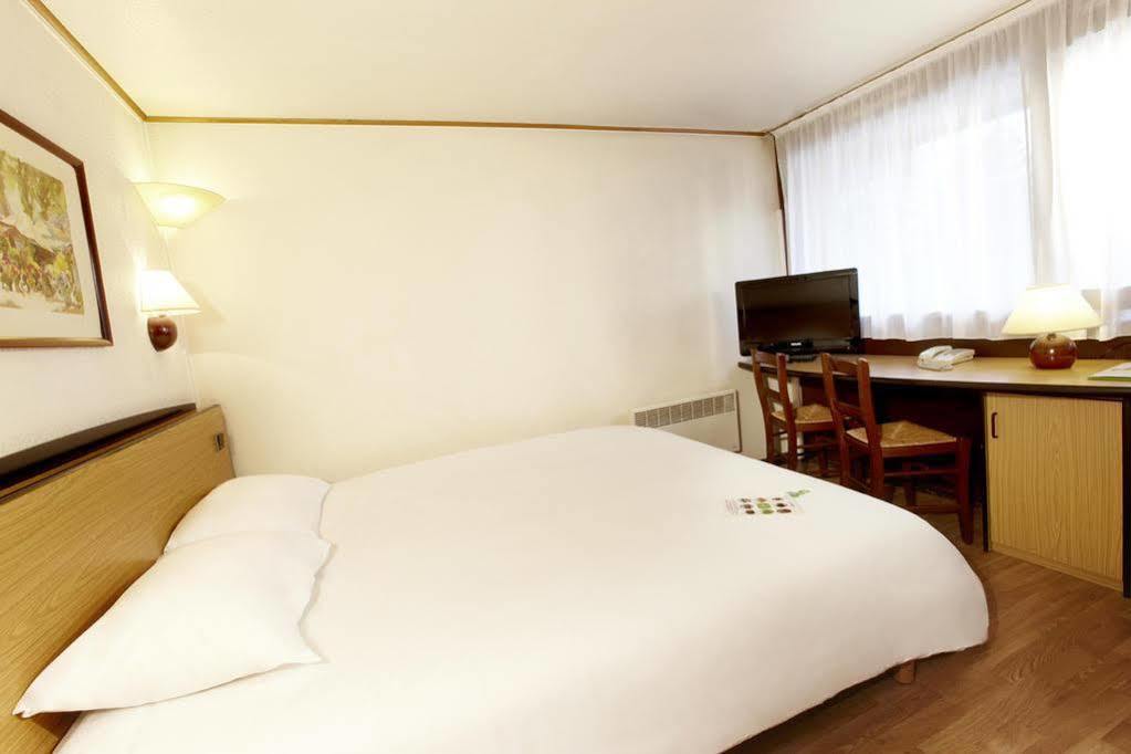 Campanile Pau Est-Bizanos Hotel Ngoại thất bức ảnh